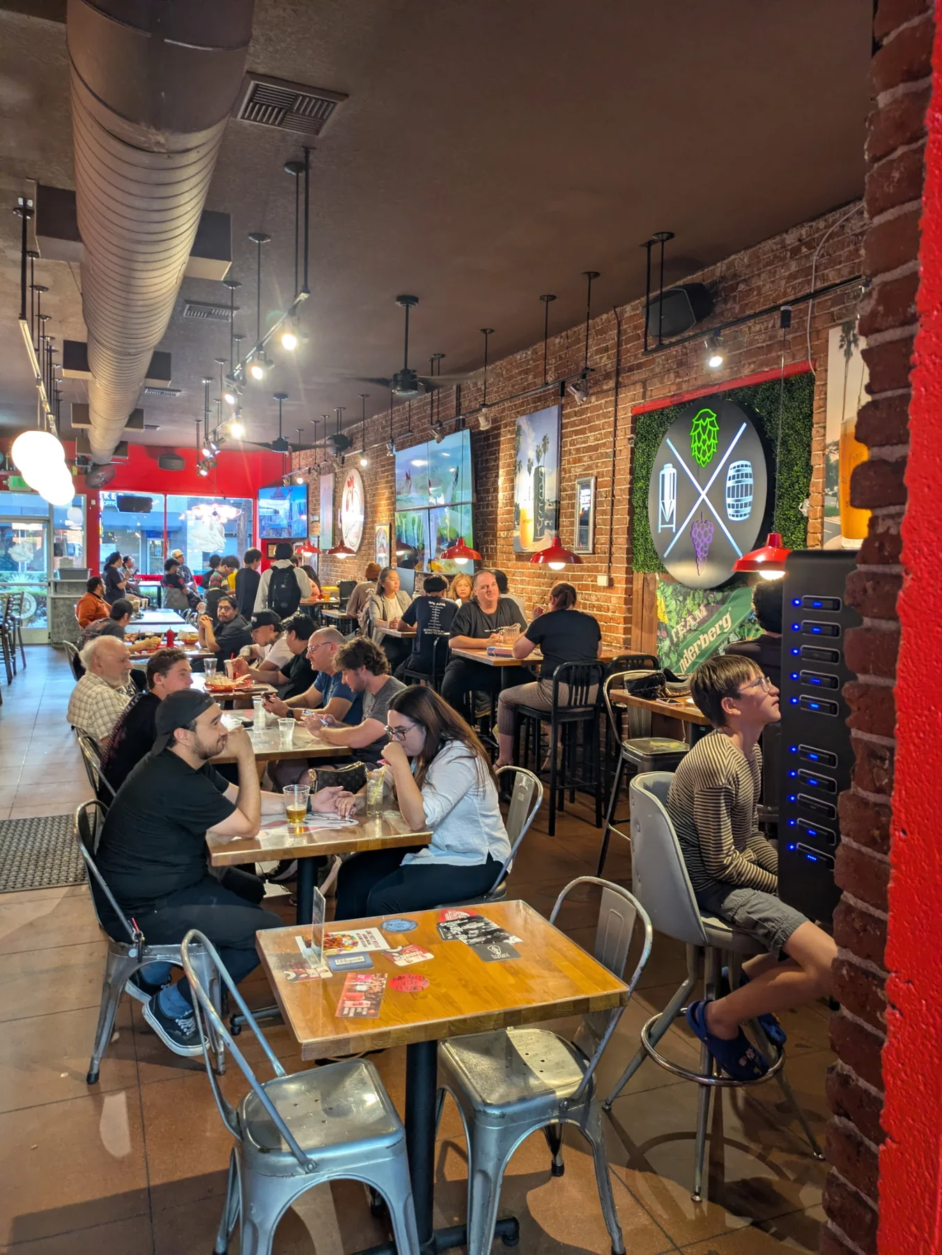 Barrel & Stave Pour House in Downtown Fullerton